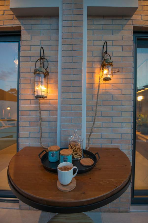 Marios Home, A Cozy And Spacious Apartment Near Downtown プレベザ エクステリア 写真